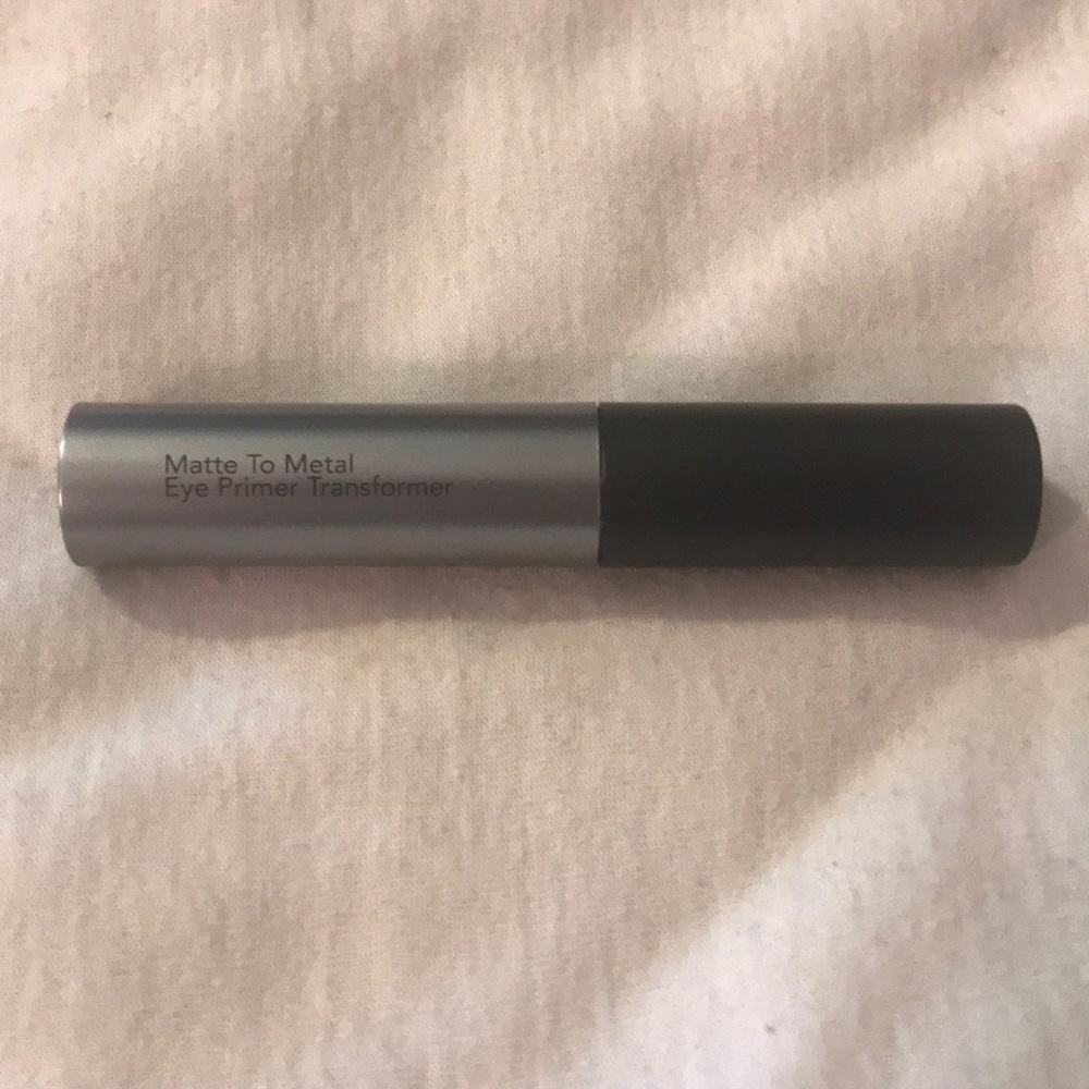 ELF Matte to Metal Eyeshadow Primer Transformer